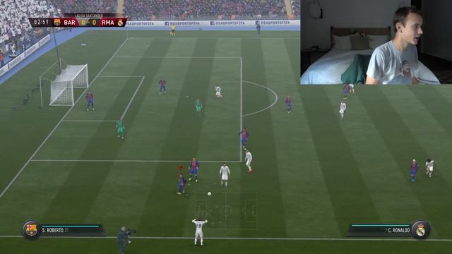 What Happens if you have 4 GOALKEEPERS in your goal!!?? (FIFA 17 GLITCH) смотреть онлайн