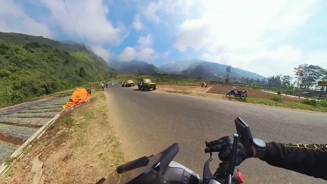 XMAX EXPLORE SWISS VAN JAVA - DIENG, MEMANG SEKEREN ITU!!! HAMPIR GA KUAT NANJAK!!! смотреть онлайн
