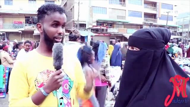 Mahizz oo islii kaga yabsaday sualo wali ah смотреть онлайн