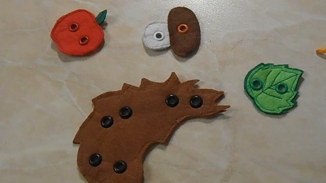 "Ёжик-шнуровка". Пошив пальчиковой игрушки из фетра своими руками. смотреть онлайн