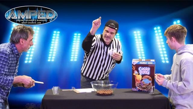 Minute to Win it | Chopsticks & Cereal Pick Up Game смотреть онлайн