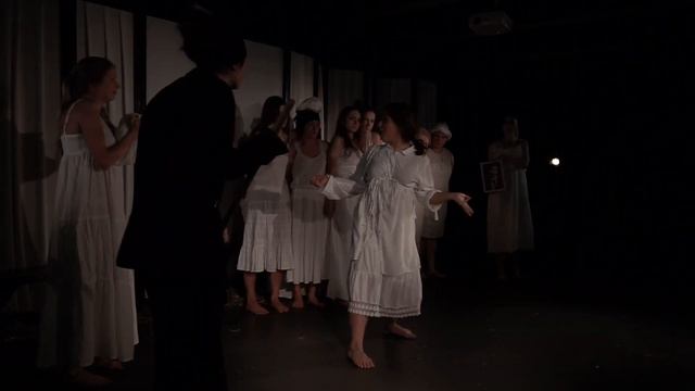 спектакль "Конец дома Бернарды Альбы" смотреть онлайн