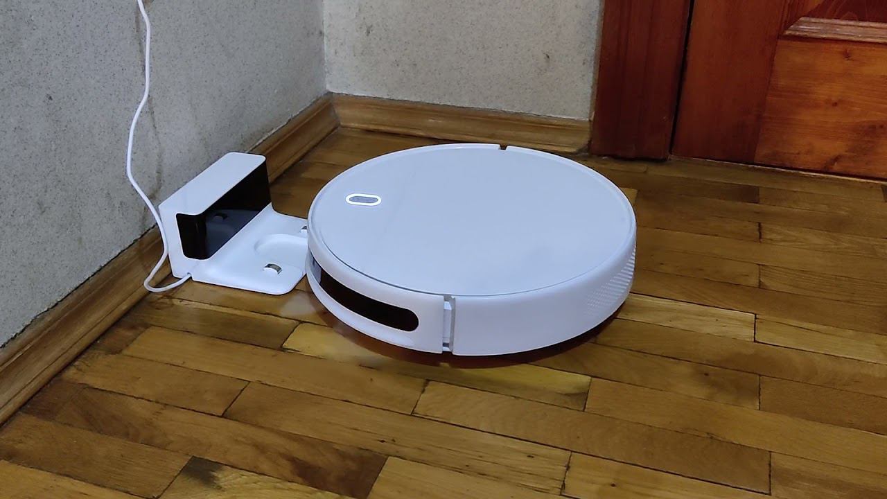 Пылесос Xiaomi MI robot G1 сошел с ума. смотреть онлайн