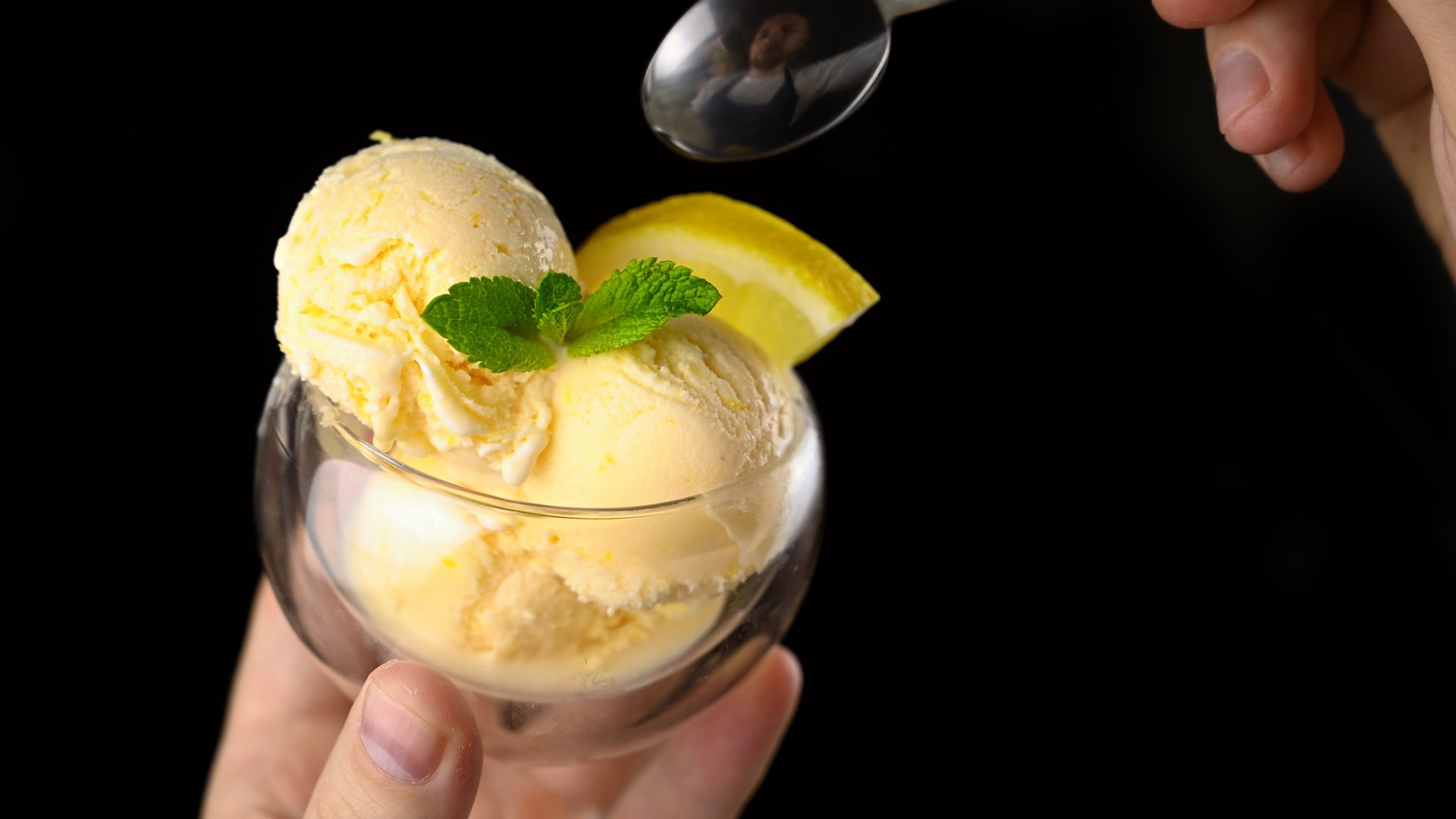 Наслаждение в каждой ложке. Секретный рецепт нежного лимонного мороженого, которое легко сделать! смотреть онлайн