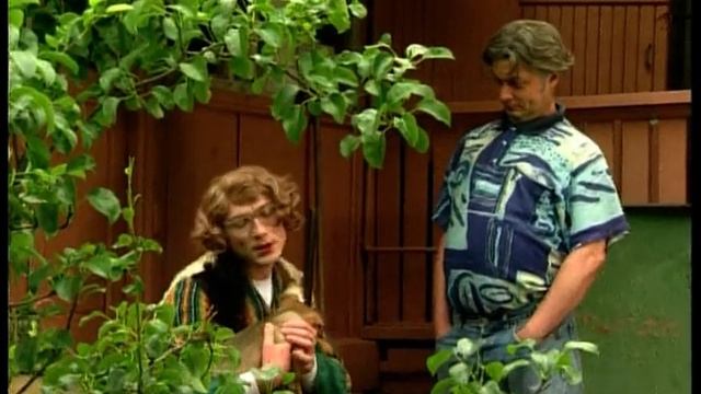 33 квадратный метра. Про клубнику смотреть онлайн