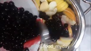 Компот из яблок и замороженных ягод: рецепт от Foodman.club