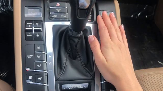 Central Panel All The Buttons Porsche Macan GEN2 Features Overview ( Delivery and Equipment) смотреть онлайн