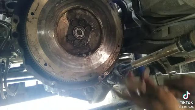 как выпресовать подшипник коленвала. Газ,УАЗ,Паз и др. смотреть онлайн