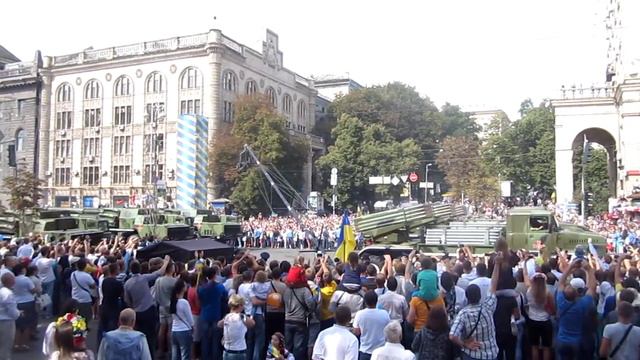 Парад.Техника.Продолжение смотреть онлайн