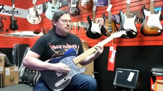 Fender Brad Paisley Esquire Telecaster with Black Sparkle Road Worn Finish смотреть онлайн