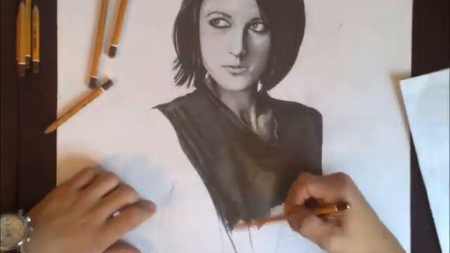 Портрет карандашом рисунок искусство художник девушка красиво смотреть онлайн