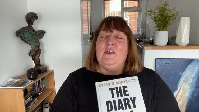 Definitely NOT A Review Of 'Diary Of A CEO' Steven Bartlett's New Book (But I Do Mention It) смотреть онлайн