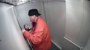 Попытка украсть зеркало в лифте