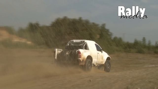 Test Toyota Hilux Dakar - Peter van Merksteijn Jr. смотреть онлайн