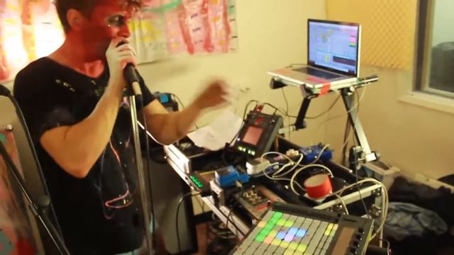 Glass Shards In The Fridge (Full Session) смотреть онлайн