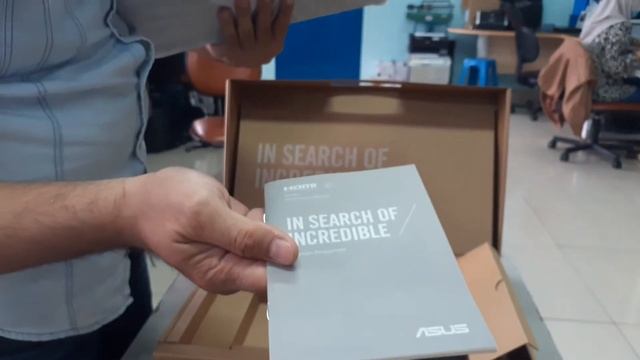 Asus ExpertBook P2451F Unboxing dan Review смотреть онлайн