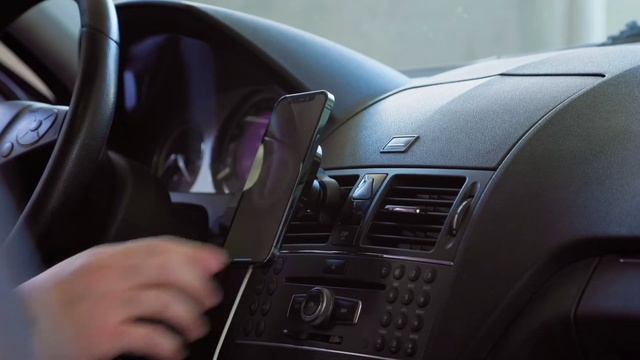 Как зарядить телефон без электричества смотреть онлайн