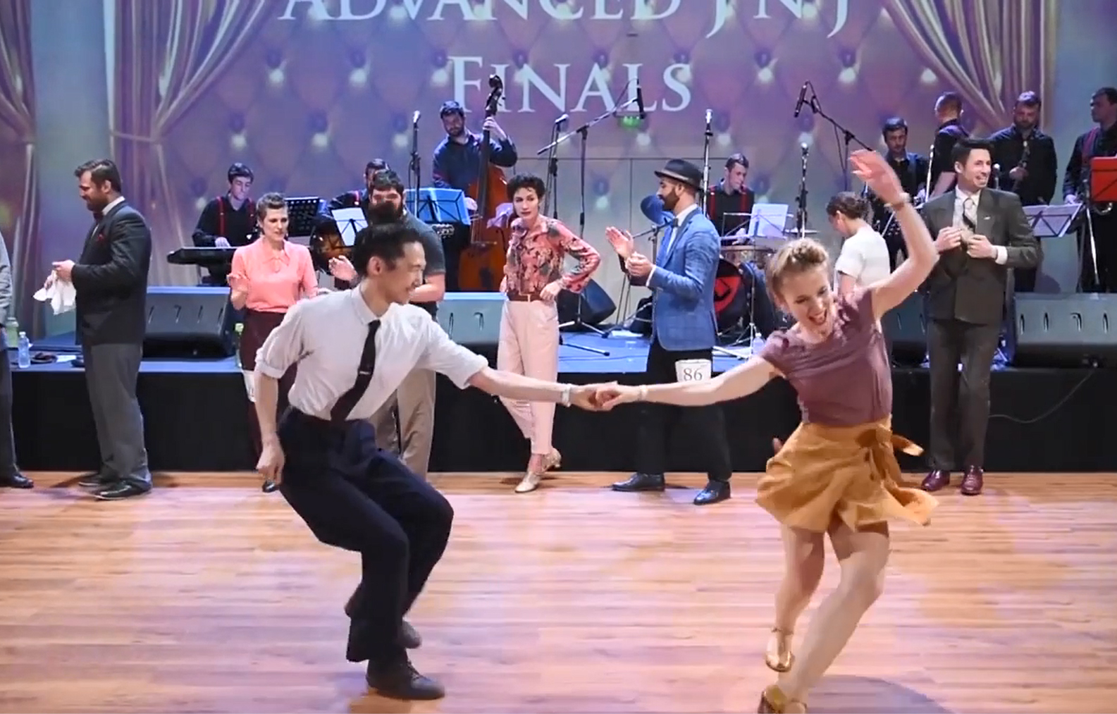 Swing Dance - Touch In The Night смотреть онлайн