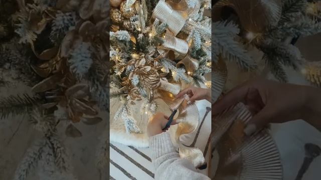 How to place ribbon Christmas tree #christmas #christmastree #holidaydecor #walmart #homedecor смотреть онлайн