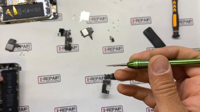 Сделай ЭТО, если iPhone SE не заряжается! Как Самому Починить Зарядку Айфона? | СЦ X RepaiR смотреть онлайн