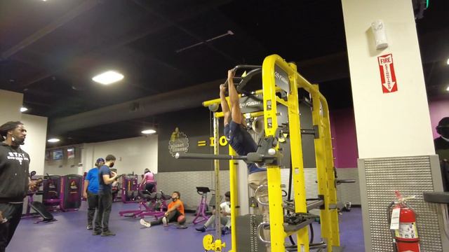 Limita7ion: Rogue Does 25 Dips With 90LB & 25 Muscle Ups смотреть онлайн