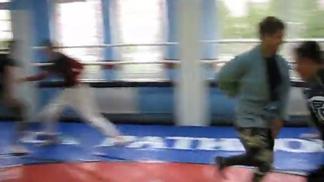 Подвижная игра для единоборцев- пятнашки в ладошку за спиной. смотреть онлайн