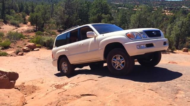 Devil's Kitchen Sinkhole - Sedona, Arizona смотреть онлайн
