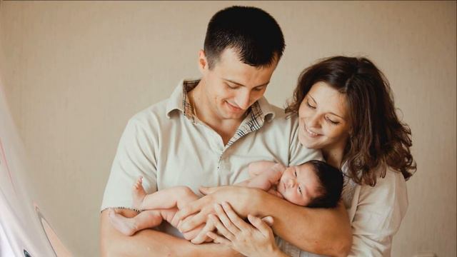 Когда София только родилась, врачи не показали мне её а куда-то унесли оказалось что у Софии... смотреть онлайн