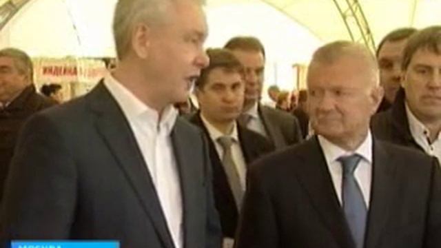 Олег Ковалёв посетил рязанскую ярмарку в Москве смотреть онлайн