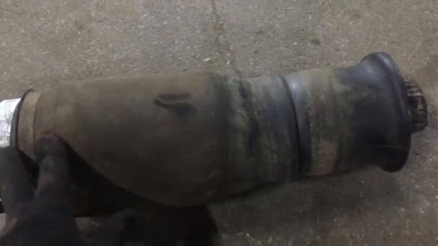Пневмобаллон задний Мерседес w164 x164 w166 x166 A1663200325 смотреть онлайн