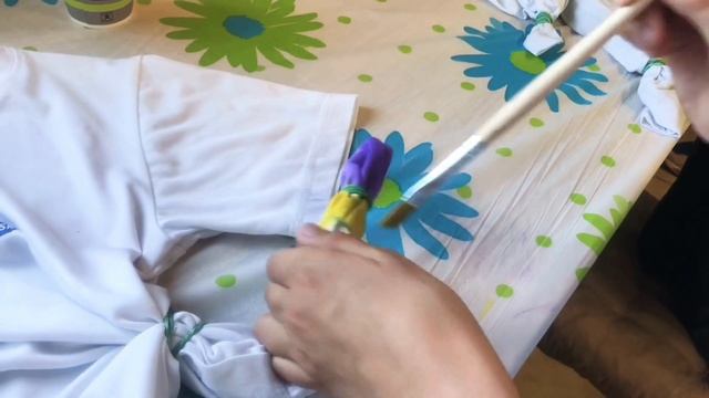 Как красиво раскрасить футболку? смотреть онлайн