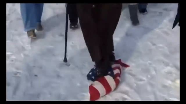 Бабушки затоптали флаг США смотреть онлайн