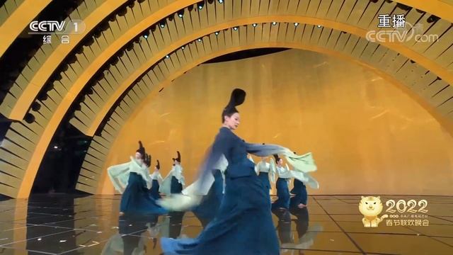 Traditional Chinese dance " Poetic Dance: The Journey of a Legendary Landscape Painting"《只此青绿》 смотреть онлайн