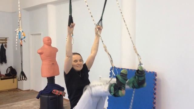 Поворот вокруг талии Альфа гравити смотреть онлайн