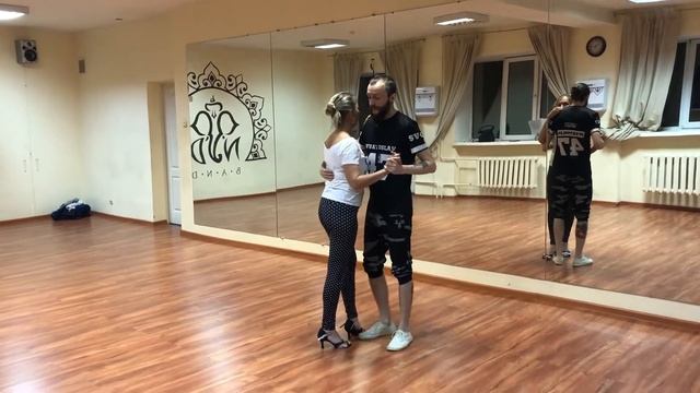 Kizomba + Tarraxa любимый поворот с украшением видео урок смотреть онлайн