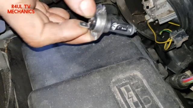 PEUGEOT 207 HEADLIGHT BULB REPLACEMENT смотреть онлайн