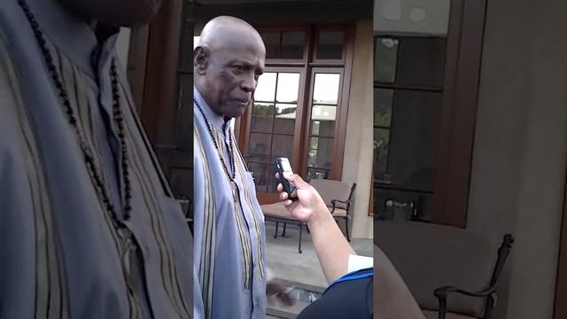 Louis Gossett Jr. Talks Celebrity Social Responsibility смотреть онлайн
