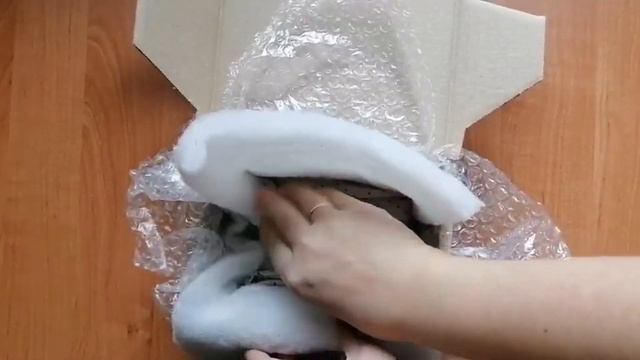 Упаковка готовой иконы перед отправкой заказчику. смотреть онлайн