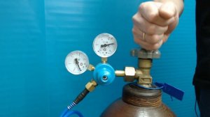 Гелиевый редуктор со шлангом для надувания воздушных шаров гелием