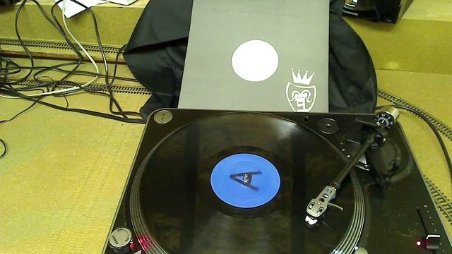 Groovy 69 - Stardust Medley With Dust (12inch) (Vinyl) смотреть онлайн