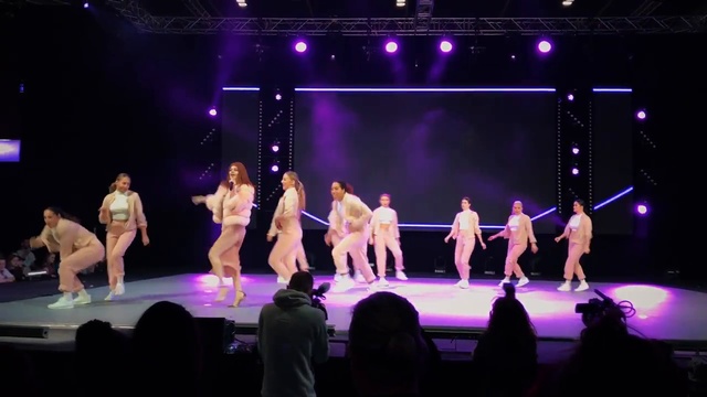 Chris Clark/ Skyline Move It 2017/ Zara Larson - I Would Like смотреть онлайн