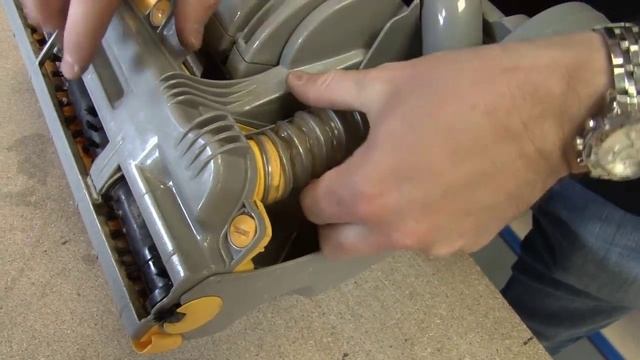 How to replace the Dyson hose (internal) on a Dyson DC07 vacuum cleaner смотреть онлайн