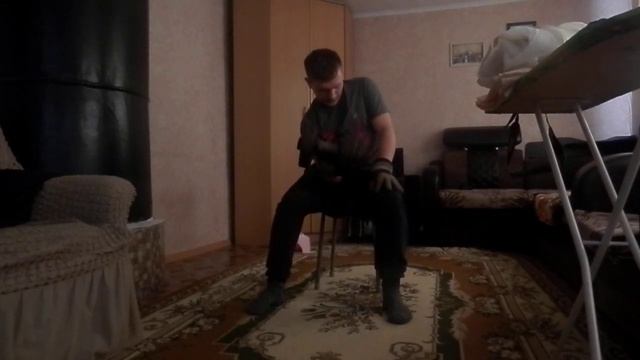 Подъем на бицепс сидя гантели 23,3 кг правой рукой 3 раза смотреть онлайн