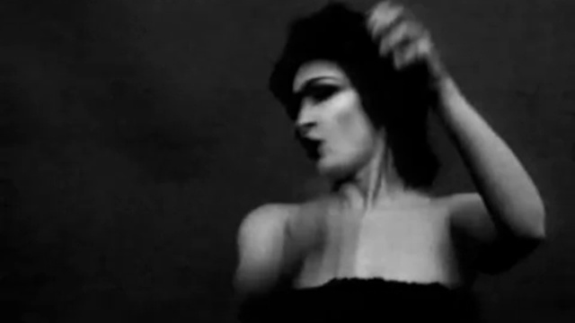 The Creatures - Pinned Down смотреть онлайн