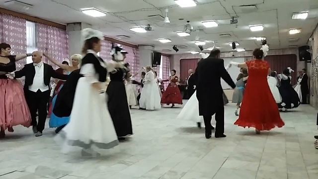 Марш Рим, Бостон, Ламбет, ЛУИ XV. П-Тройка, 7-40 Луи Кадриль смотреть онлайн