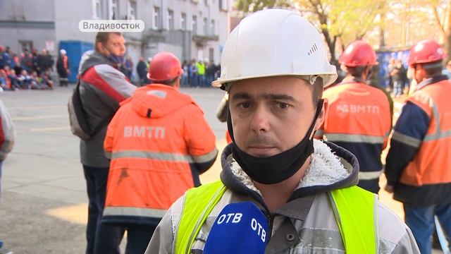 Работники Владивостокского морского порта считают происходящее рейдерским захватом смотреть онлайн