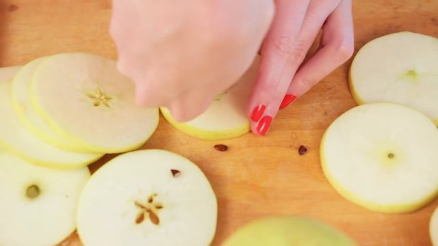 ЯБЛОКИ В КЛЯРЕ смотреть онлайн