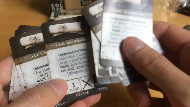 Енот открывает Folklore: Equipment Card Pack, Folklore: World Events, Folklore: Colossal Dark Oak смотреть онлайн
