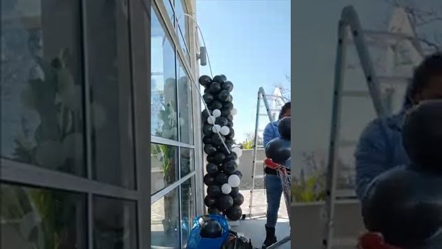 Оформление ресторана воздушными шарами