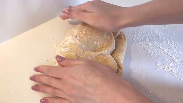 ТВОРОЖНЫЕ КРЕНДЕЛЬКИ , если дома есть немного творога, то этот рецепт для вас! смотреть онлайн